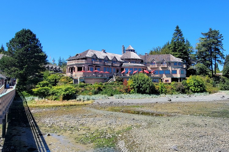 view of main building at Painter's Lodge, Trademark Collection by Wyndham, Campbell River fishing lodge