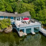 $4.3 million for Port Carling cabin with retrofuturist roofing