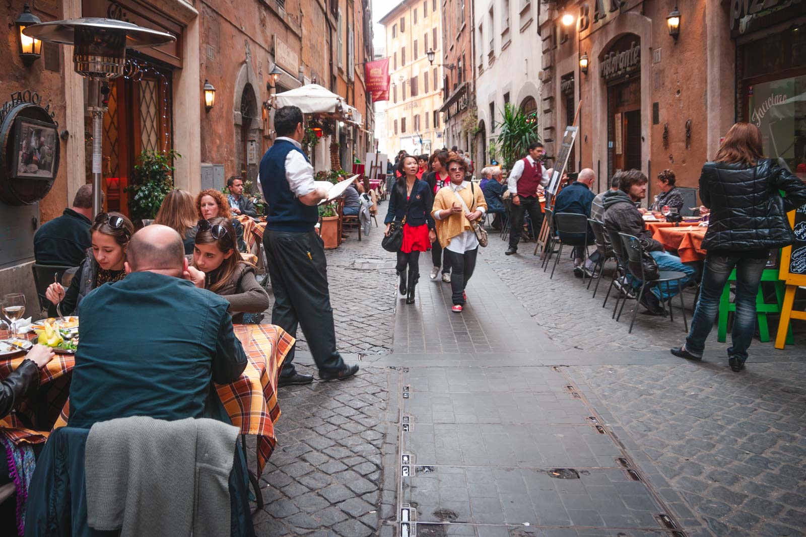 Walking streets in Centro Storico in rome