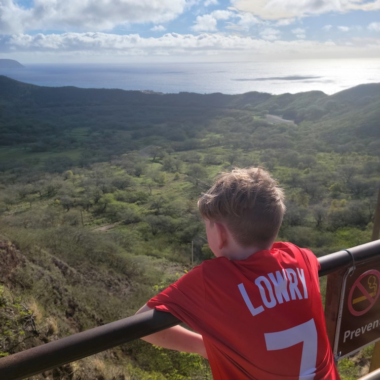 Diamond Head hike lookout point, views of Diamond head crater from the hike