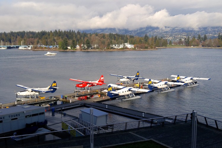 Coal Harbour airport float planes docked in Vancouver Harbour Airport