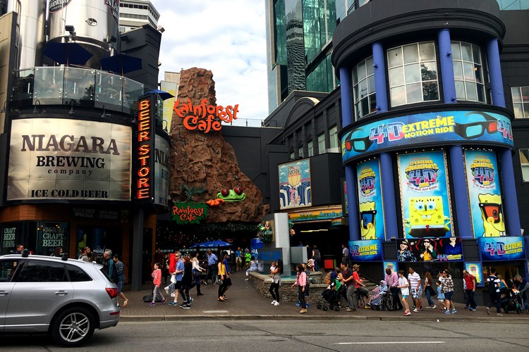 Rainforest Cafe, Niagara Falls, Ontario, Canada