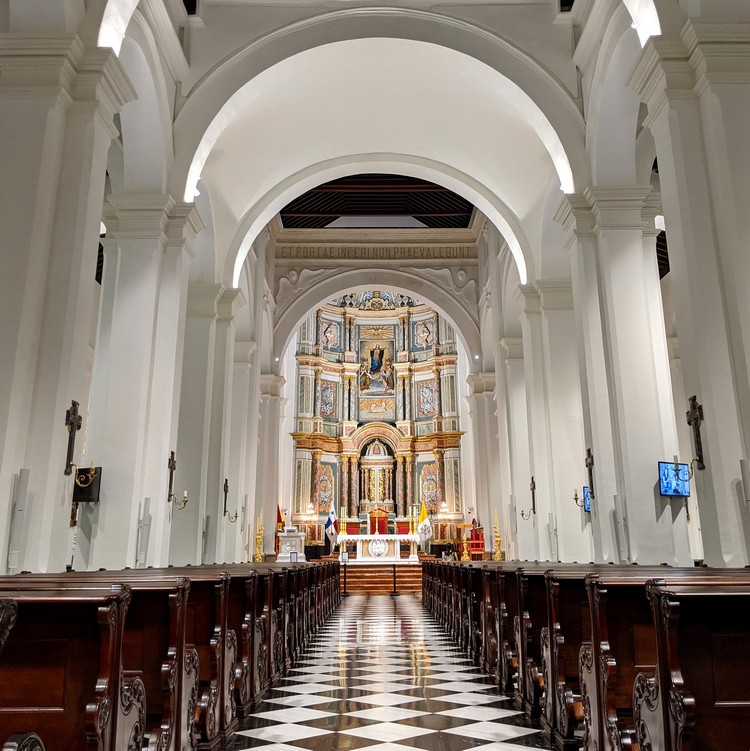 inside the Panama Metropolitan Cathedral, photos of Casco Viejo Panama City